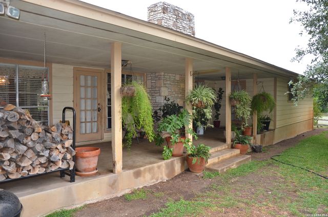 11 Coughran Rd, Boerne, TX 78006