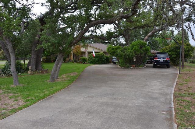 11 Coughran Rd, Boerne, TX 78006