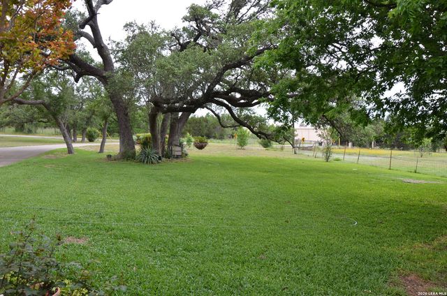 11 Coughran Rd, Boerne, TX 78006