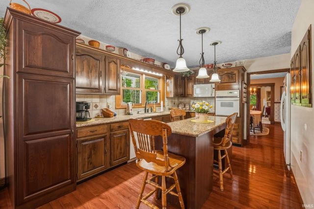 2872 Dixie Highway, Bedford, IN 47421