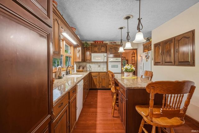 2872 Dixie Highway, Bedford, IN 47421
