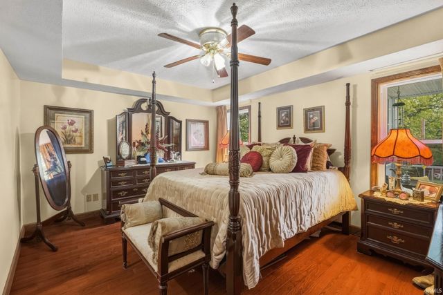 2872 Dixie Highway, Bedford, IN 47421