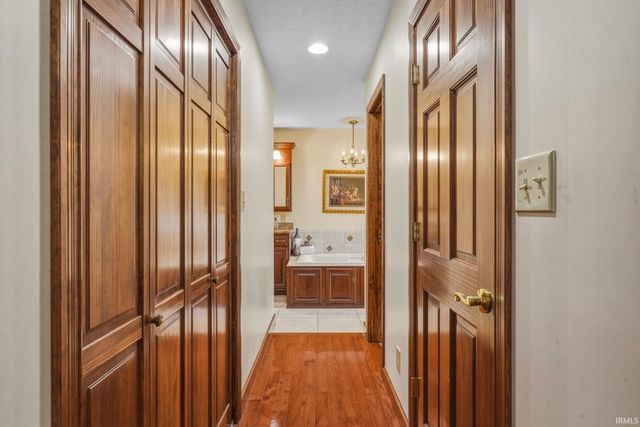 2872 Dixie Highway, Bedford, IN 47421