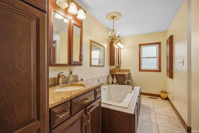 2872 Dixie Highway, Bedford, IN 47421