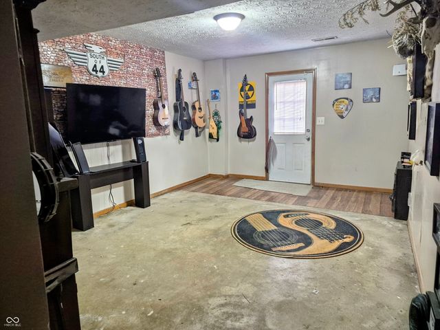 8379 S Christian Drive, Nineveh, IN 46164