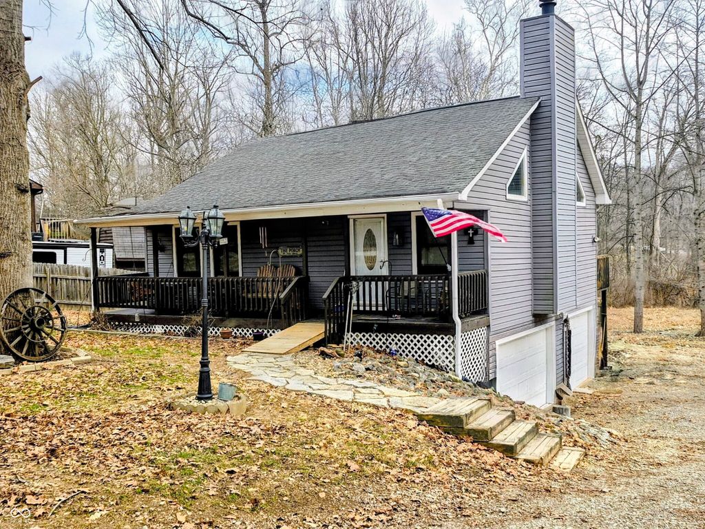 8379 S Christian Drive, Nineveh, IN 46164