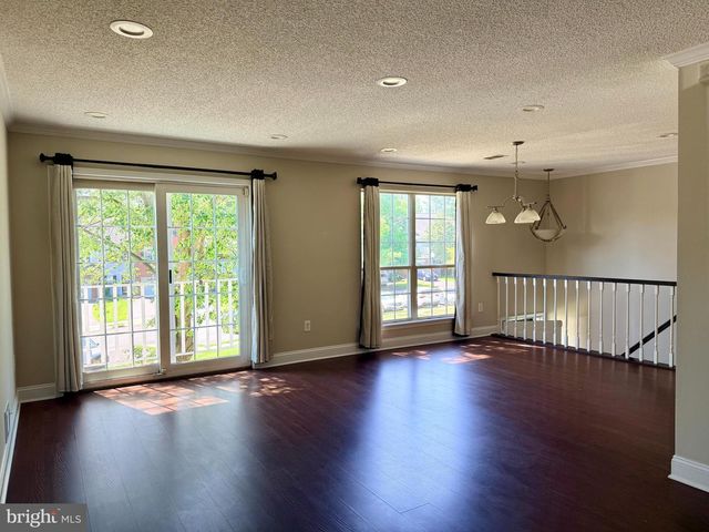 196 SAPPHIRE LA, Franklin Park, NJ 08823