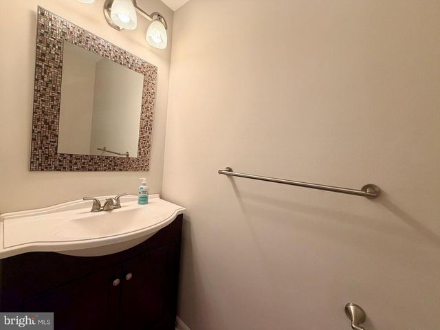 196 SAPPHIRE LA, Franklin Park, NJ 08823
