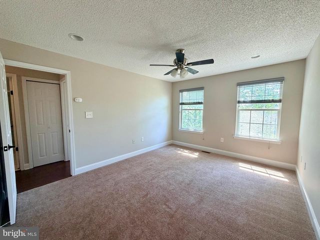 196 SAPPHIRE LA, Franklin Park, NJ 08823