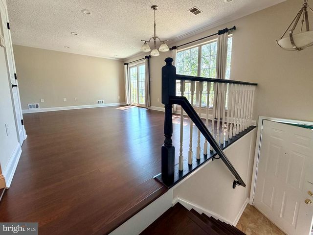 196 SAPPHIRE LA, Franklin Park, NJ 08823