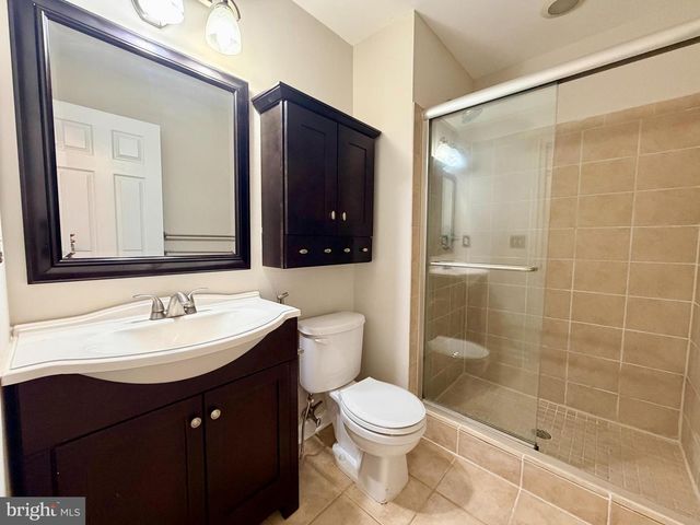 196 SAPPHIRE LA, Franklin Park, NJ 08823