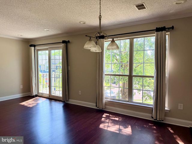 196 SAPPHIRE LA, Franklin Park, NJ 08823