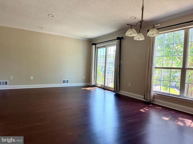 196 SAPPHIRE LA, Franklin Park, NJ 08823