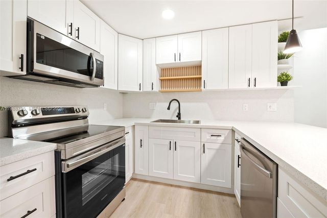 4871 SW 20th St, Fort Lauderdale, FL 33317