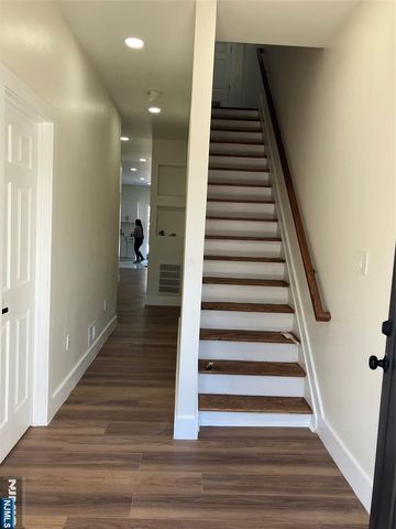 445 17th Street, Newark, NJ 07103