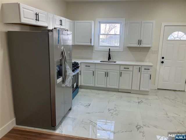 445 17th Street, Newark, NJ 07103