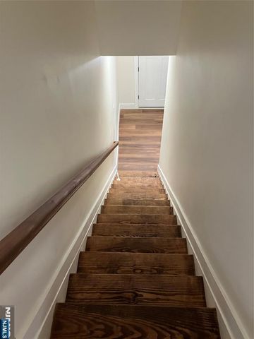 445 17th Street, Newark, NJ 07103