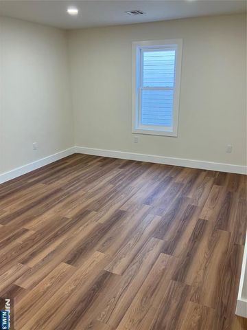 445 17th Street, Newark, NJ 07103