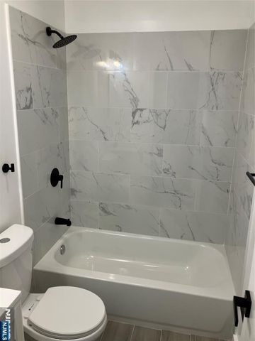 445 17th Street, Newark, NJ 07103