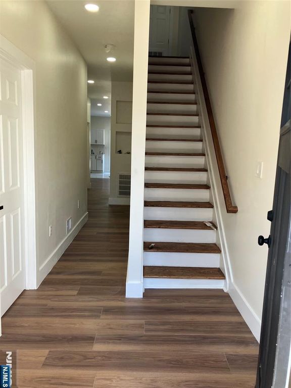 445 17th Street, Newark, NJ 07103