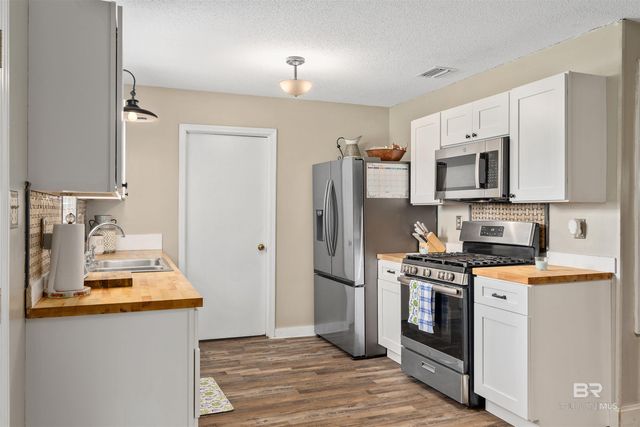 22660 Wing Lane, Robertsdale, AL 36567