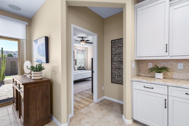 2327 E HARWELL Road, Phoenix, AZ 85042