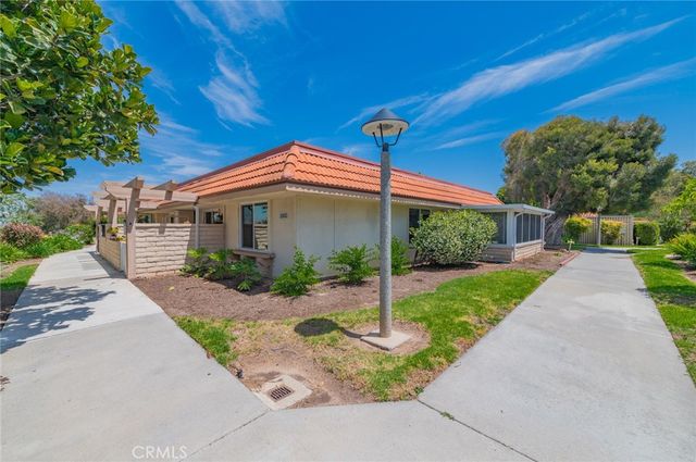 3062 S Via Serena S D, Laguna Woods, CA 92637