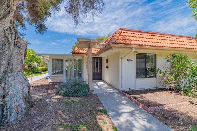 3062 S Via Serena S D, Laguna Woods, CA 92637