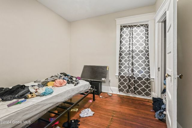 88 Woodlawn Avenue, Albany, NY 12208