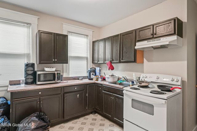 88 Woodlawn Avenue, Albany, NY 12208