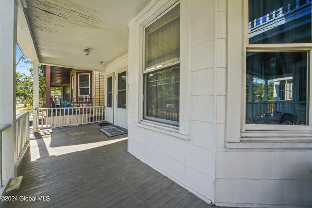 88 Woodlawn Avenue, Albany, NY 12208