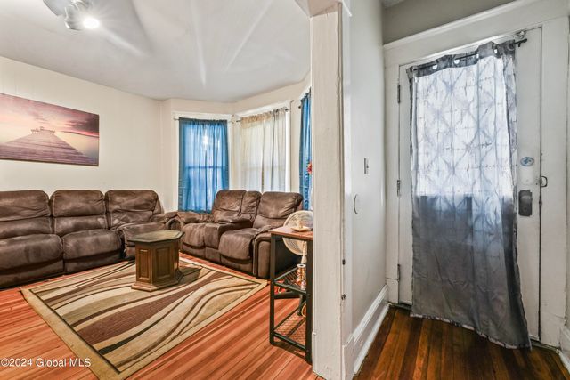 88 Woodlawn Avenue, Albany, NY 12208