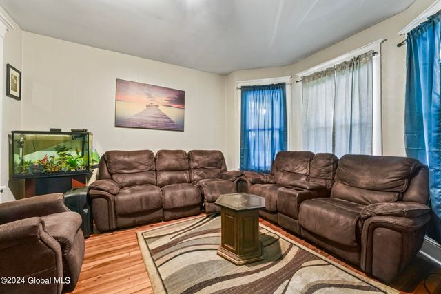 88 Woodlawn Avenue, Albany, NY 12208