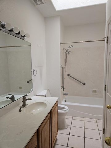 8415 Calle Soquelle NE, Albuquerque, NM 87113