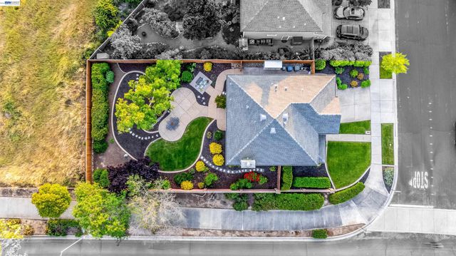 6997 Blue Grass Ct, Livermore, CA 94551