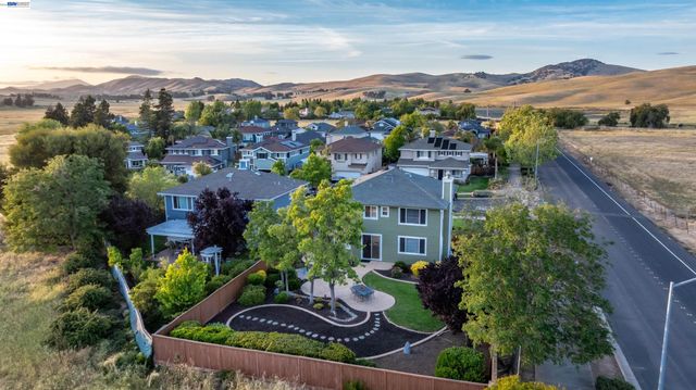 6997 Blue Grass Ct, Livermore, CA 94551