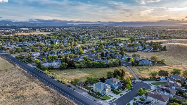 6997 Blue Grass Ct, Livermore, CA 94551