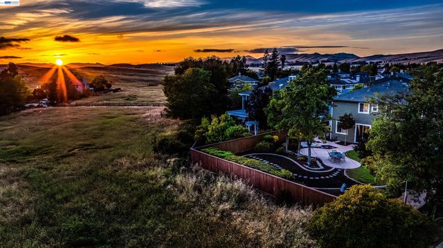 6997 Blue Grass Ct, Livermore, CA 94551