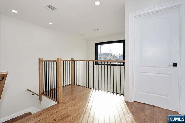 21 E Clinton Avenue, Bergenfield, NJ 07621