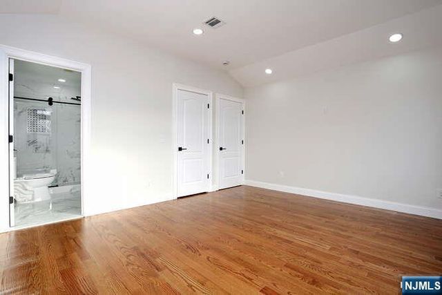 21 E Clinton Avenue, Bergenfield, NJ 07621