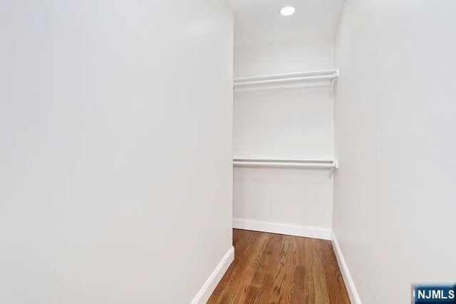 21 E Clinton Avenue, Bergenfield, NJ 07621