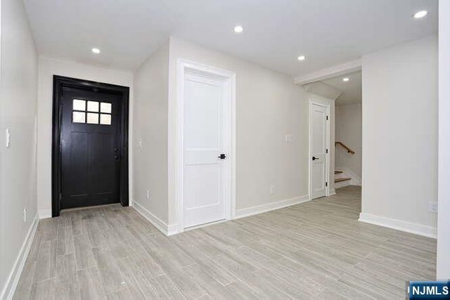 21 E Clinton Avenue, Bergenfield, NJ 07621