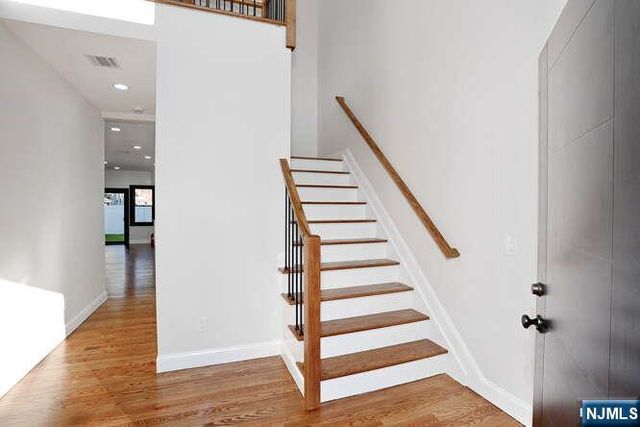 21 E Clinton Avenue, Bergenfield, NJ 07621