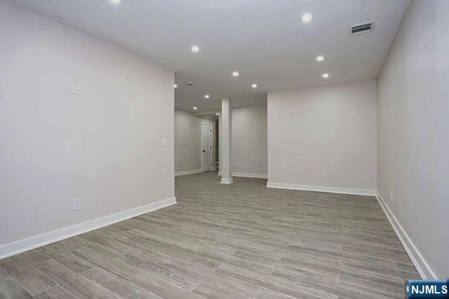 21 E Clinton Avenue, Bergenfield, NJ 07621