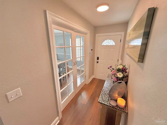 3101 Lost Creek Dr, Cantonment, FL 32533