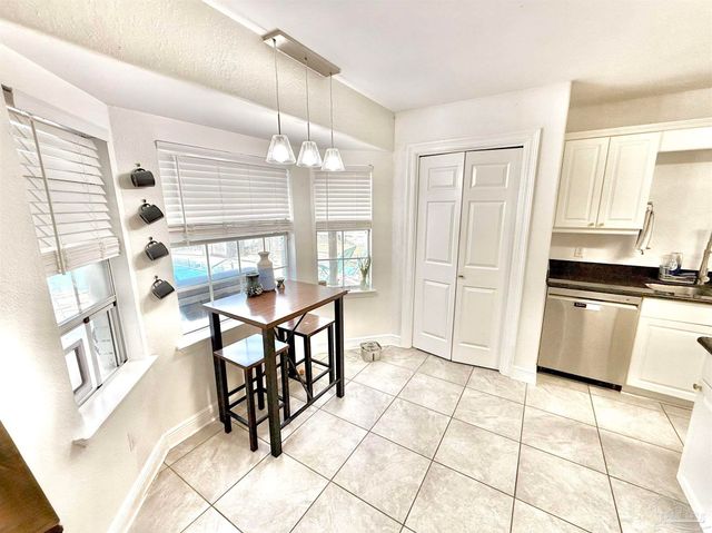 3101 Lost Creek Dr, Cantonment, FL 32533