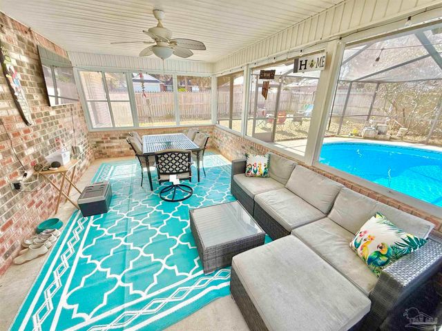 3101 Lost Creek Dr, Cantonment, FL 32533