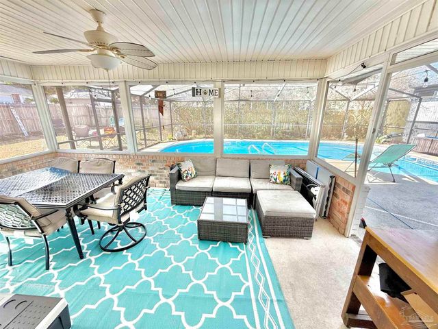 3101 Lost Creek Dr, Cantonment, FL 32533