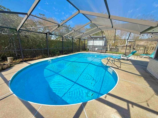 3101 Lost Creek Dr, Cantonment, FL 32533