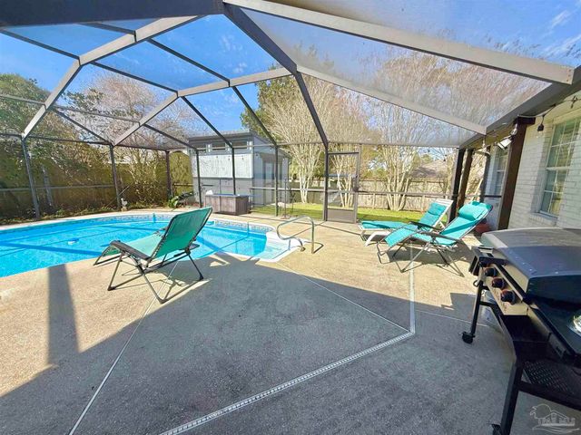 3101 Lost Creek Dr, Cantonment, FL 32533